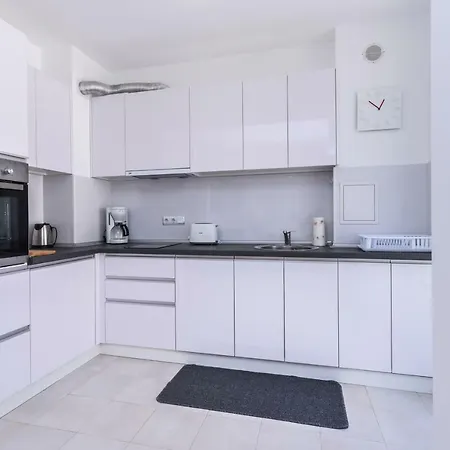 Cinecitta - One Bedroom Lion's Bridge Apartamento *